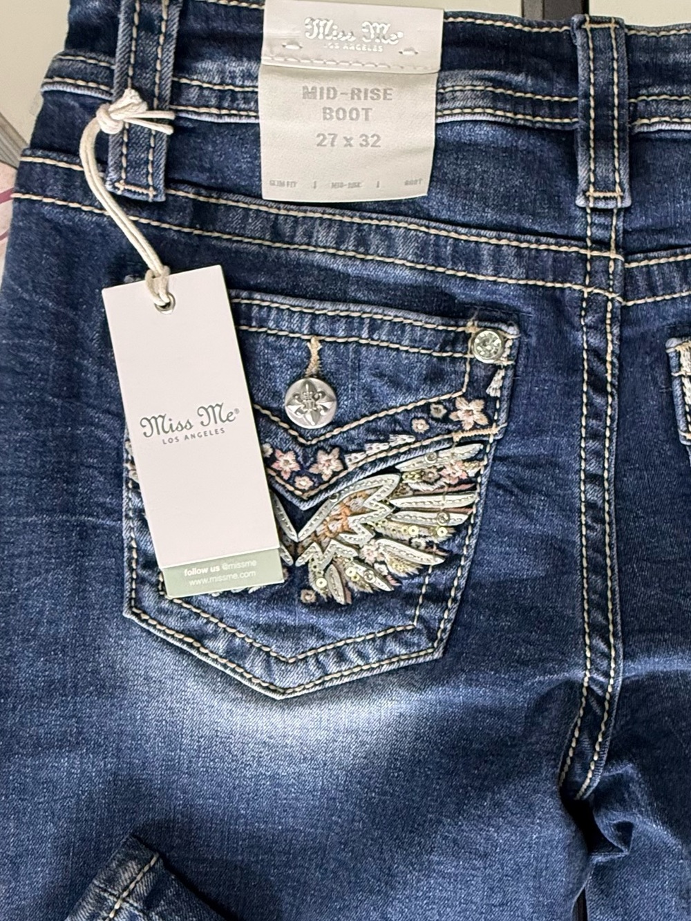 NWT Miss Me Mid-Rise Bootcut Jeans - Wing & Floral Embroidery - Size 27/32 - Picture 10 of 16